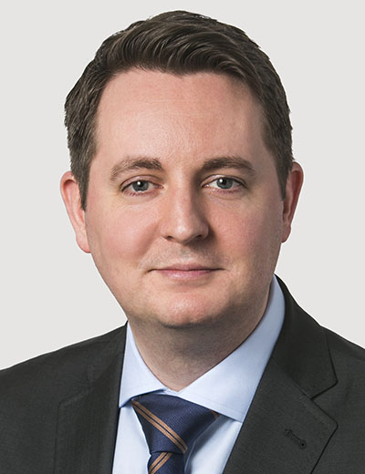 Simon Shipperlee is a director in the Restructuring Advisory practice at Duff & Phelps and is based in London. 