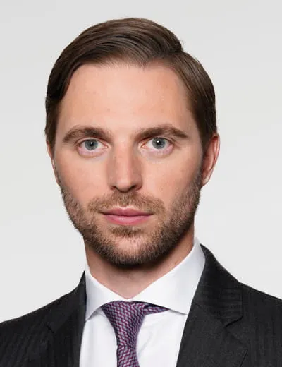 Simon von Witzleben Dr. Simon von Witzleben is a director in the Corporate Finance practice at Duff & Phelps | Munich