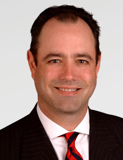 Sumner Estes is a director at Duff & Phelps.